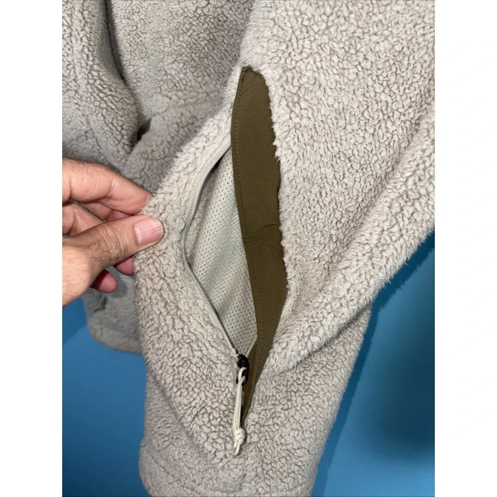 The North Face Size Large Sherpa Fleece Tan Kangaroo Pocket Gorpcore